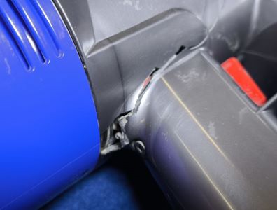 Dyson Akku defekt, Gehäuse gebrochen